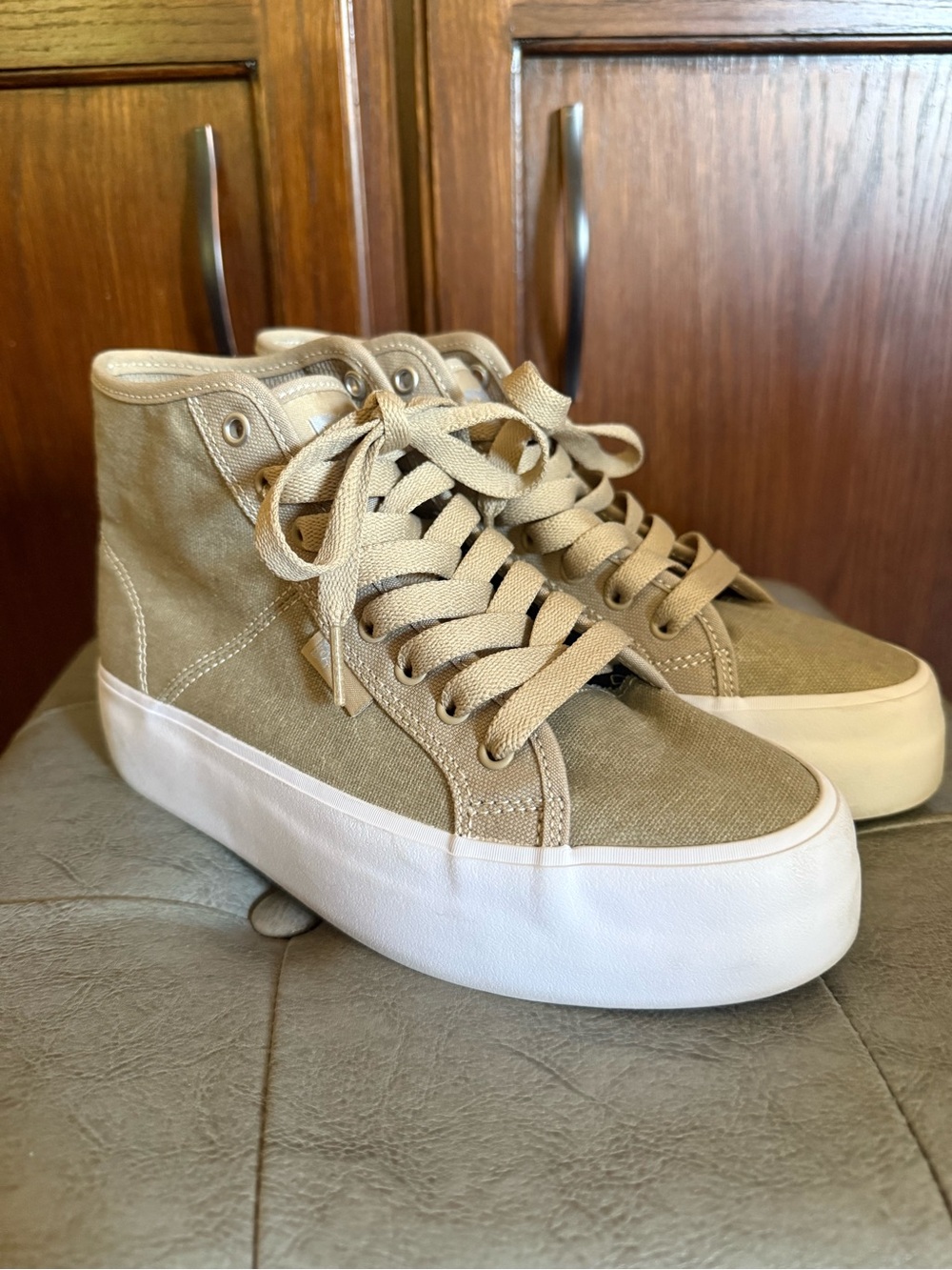 High-Top Canvas DC Sneakers in Beige - Women's Casual Shoe